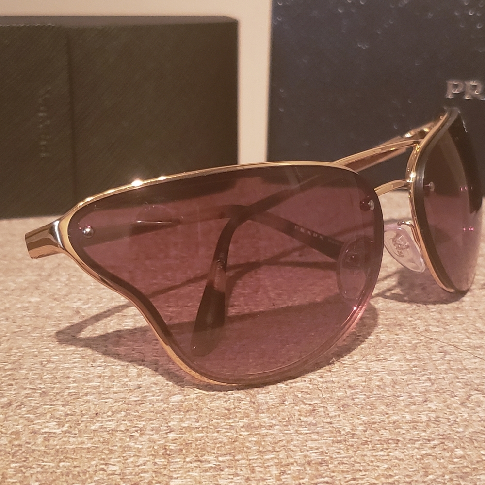 Prada Catwalk Sunglasses PR74VS  (101) - Picture 13 of 16